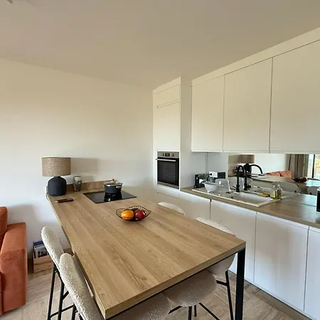 Beautiful 2-bedroom With Sea View - Swimming Pool - Tennis Court Villeneuve-Loubet