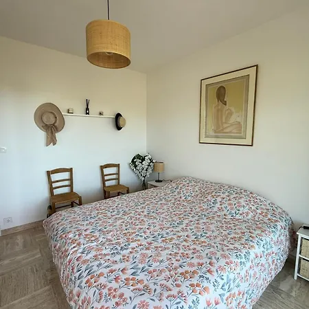 Beautiful 2-bedroom With Sea View - Swimming Pool - Tennis Court * Villeneuve-Loubet