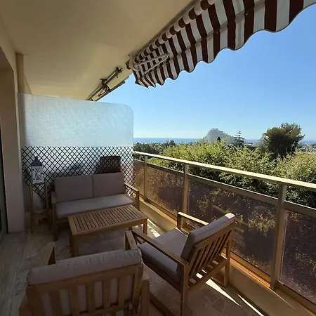 Beautiful 2-bedroom With Sea View - Swimming Pool - Tennis Court * Villeneuve-Loubet