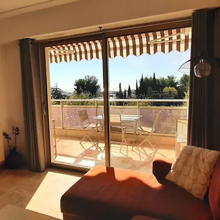 Beautiful 2-bedroom With Sea View - Swimming Pool - Tennis Court * Villeneuve-Loubet